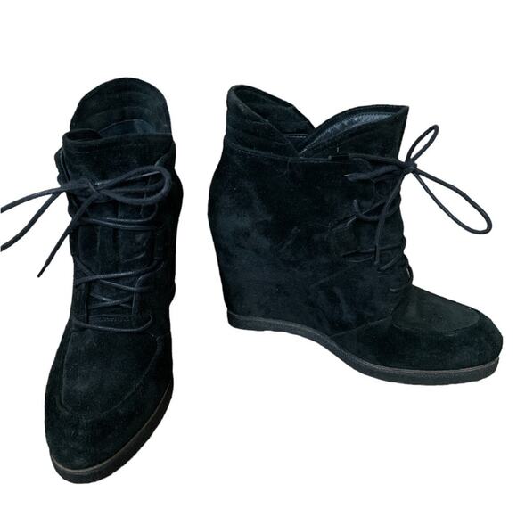 𝅺Stuart Weitzman Kidstuff Lace-Up Wedge Bootie Ankle Boots Black Suede Size 6 - Picture 1 of 12